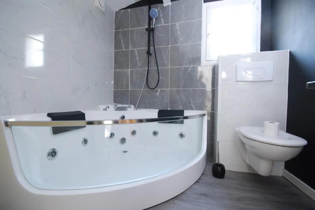 דירות Jacuzzi Terrasse Centre נרבון מראה חיצוני תמונה